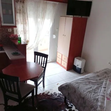 ιάνθη דירה *